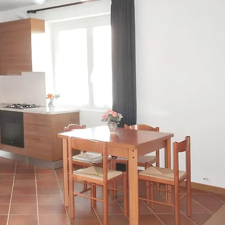 Cozy In 70 M² With Mountain View Terrace 아파트